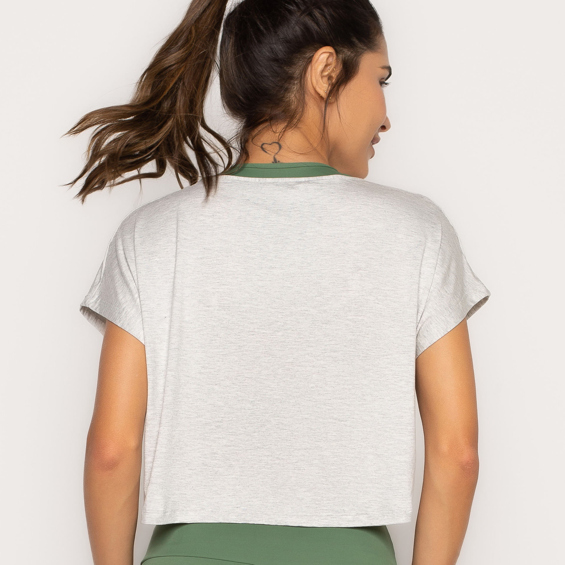 Cropped T-shirt de Poliamida Rosa Peacy